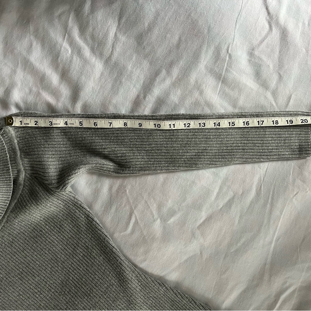 Abercrombie & Fitch Gray Knit Midi Off Shoulder Cozy Soft Sweater Dress Sz M EUC - Picture 10 of 14
